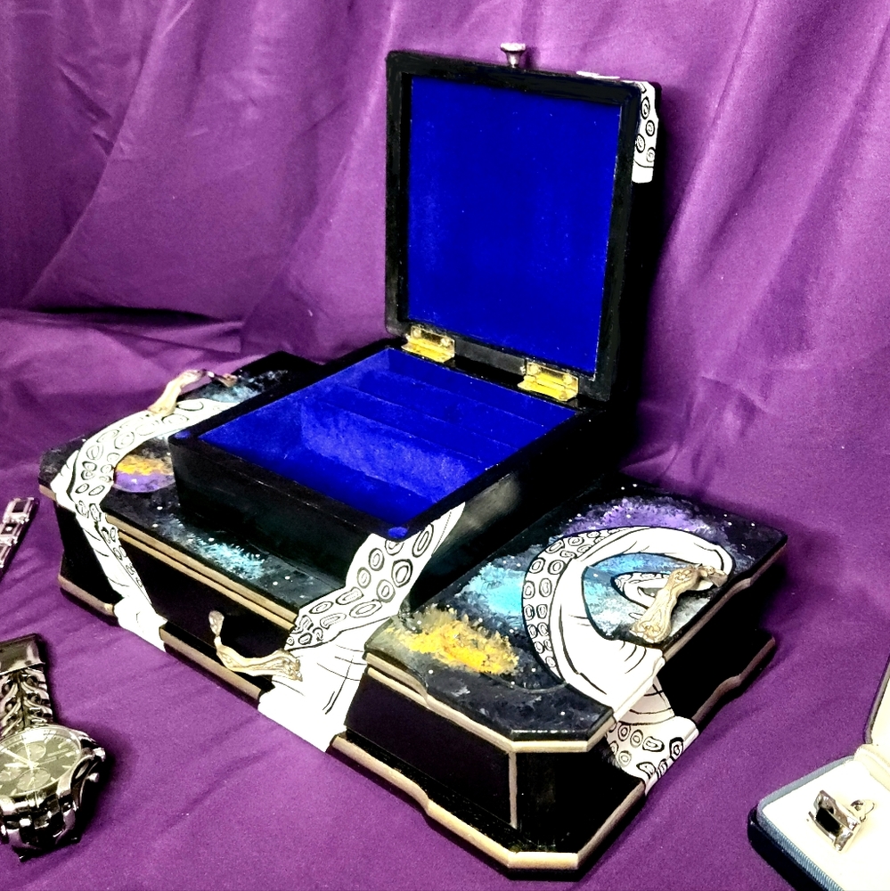 Handpainted valet jewelry box
